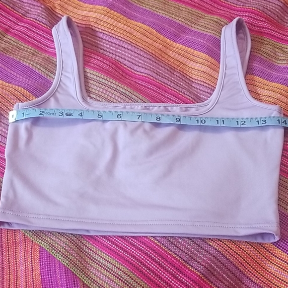 NWOT CUTE CROPED TOP - Picture 2 of 5